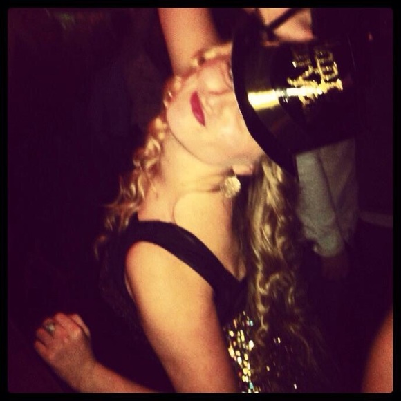 Short, glittery dress - Picture 3 of 3